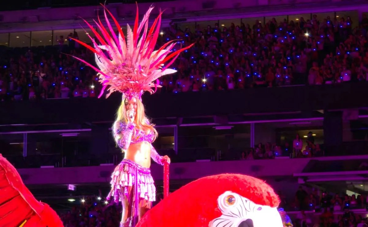 Karol G llena el MetLife con fiesta y desahogo emocional