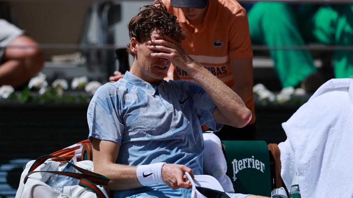 Jannik Sinner se ausenta del Abierto de China por lesión