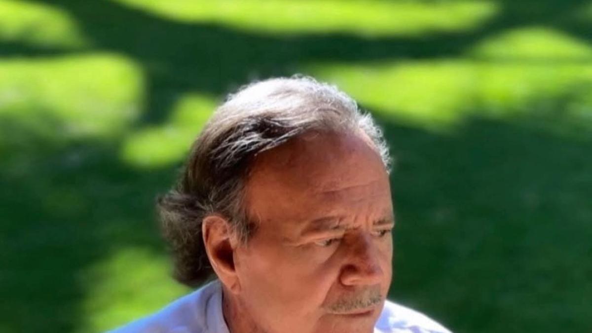 Extrabajadoras presentan querella contra Julio Iglesias
