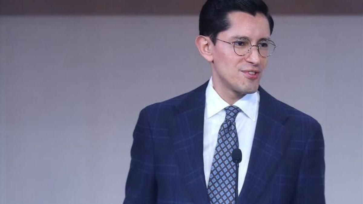 Roberto Velasco participa en Semana de Inversión en NY