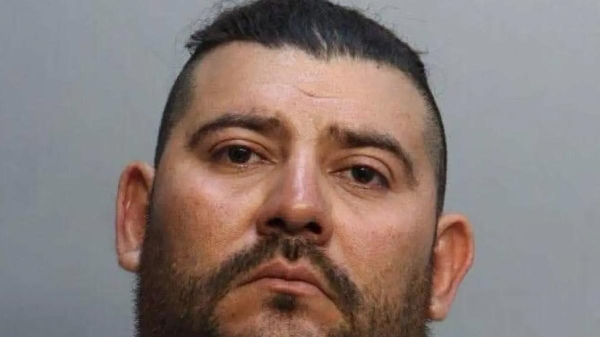 Agentes de ICE detienen a padre por castigo a hijos en Miami