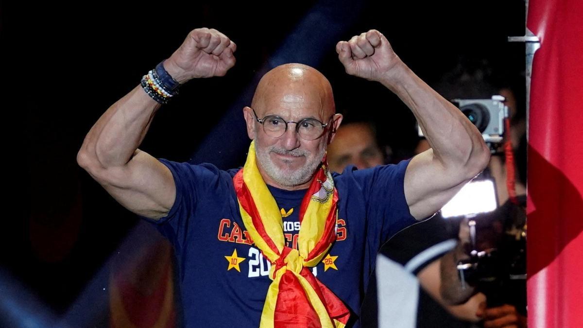 Luis de la Fuente renueva con España hasta 2032