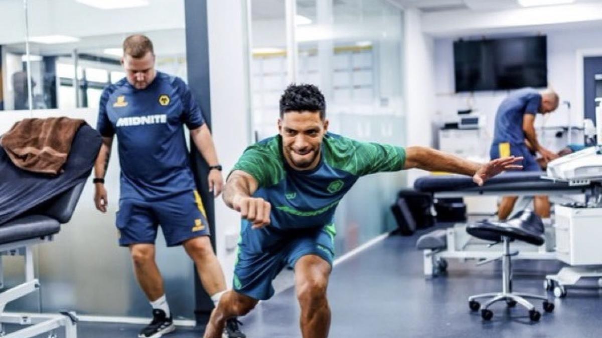 Raúl Jiménez avanza en su recuperación tras lesión