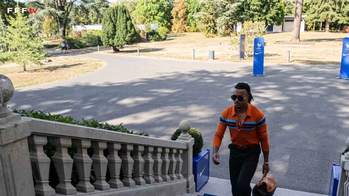 Zidane restringe acceso en Clairefontaine y cambia estilo Francia