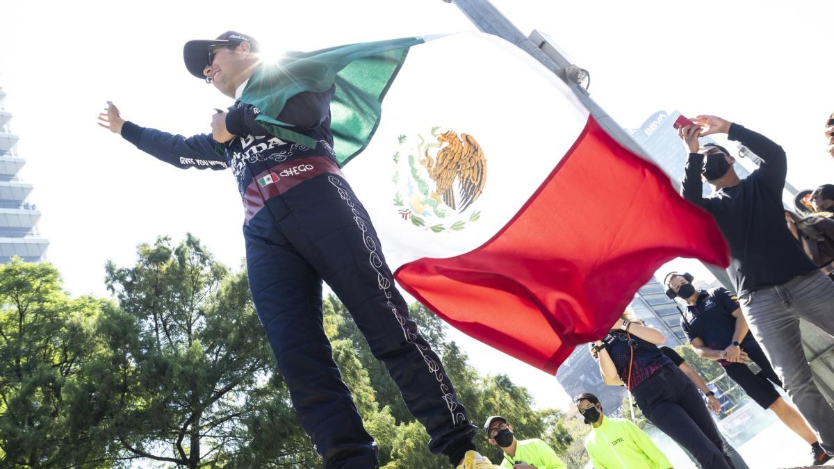Checo Pérez prepara Show Run en Paseo de la Reforma