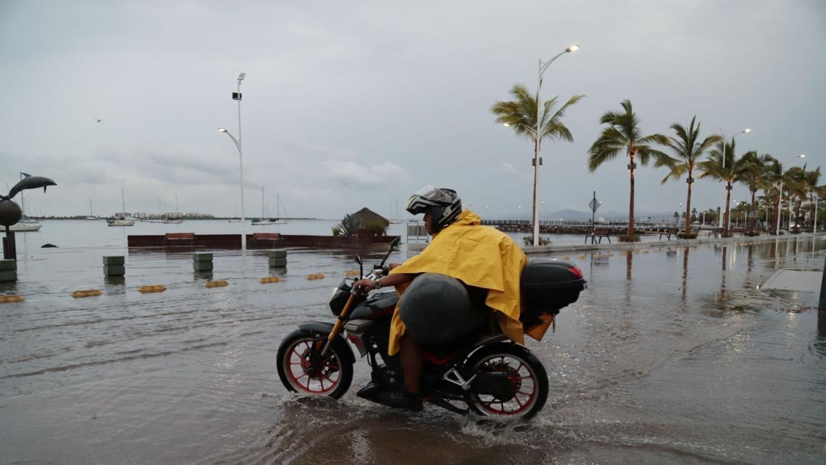 Alerta en Baja California Sur por huracán Polo categoría 3