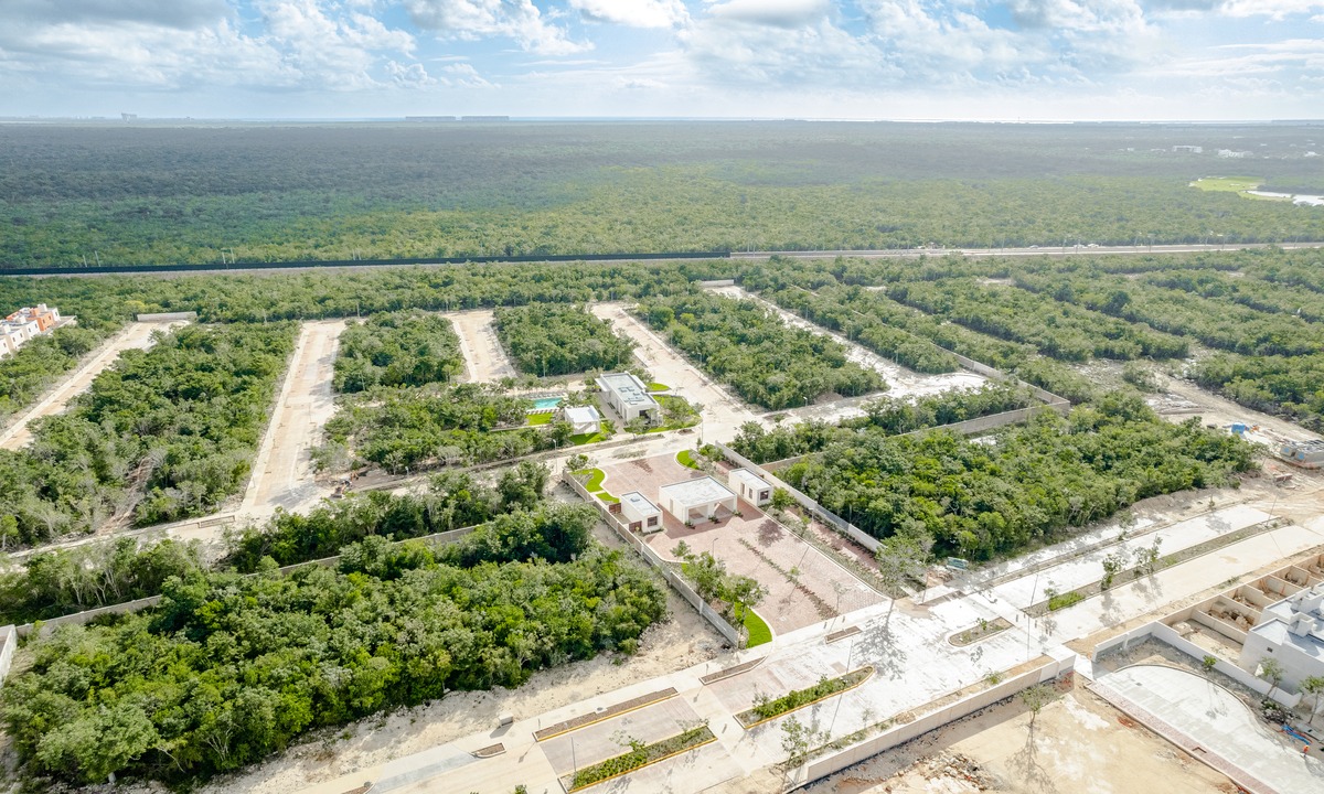 Semarnat propone reubicar centro financiero en Cancún