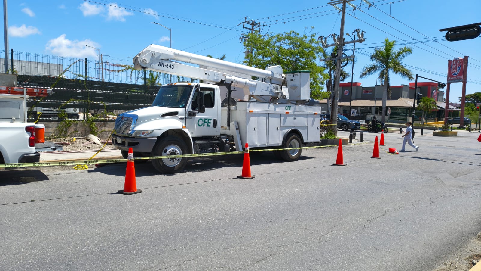 Persisten cortes de luz en Playa del Carmen