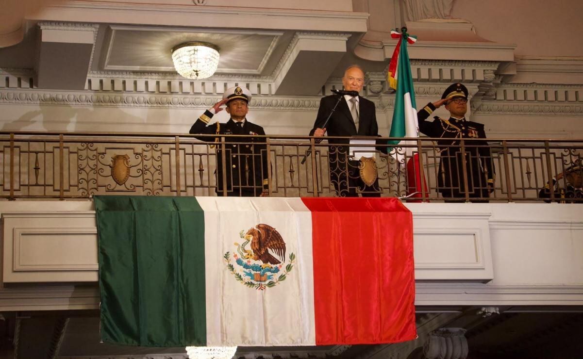 Gertz Manero encabeza Grito de Independencia en Londres