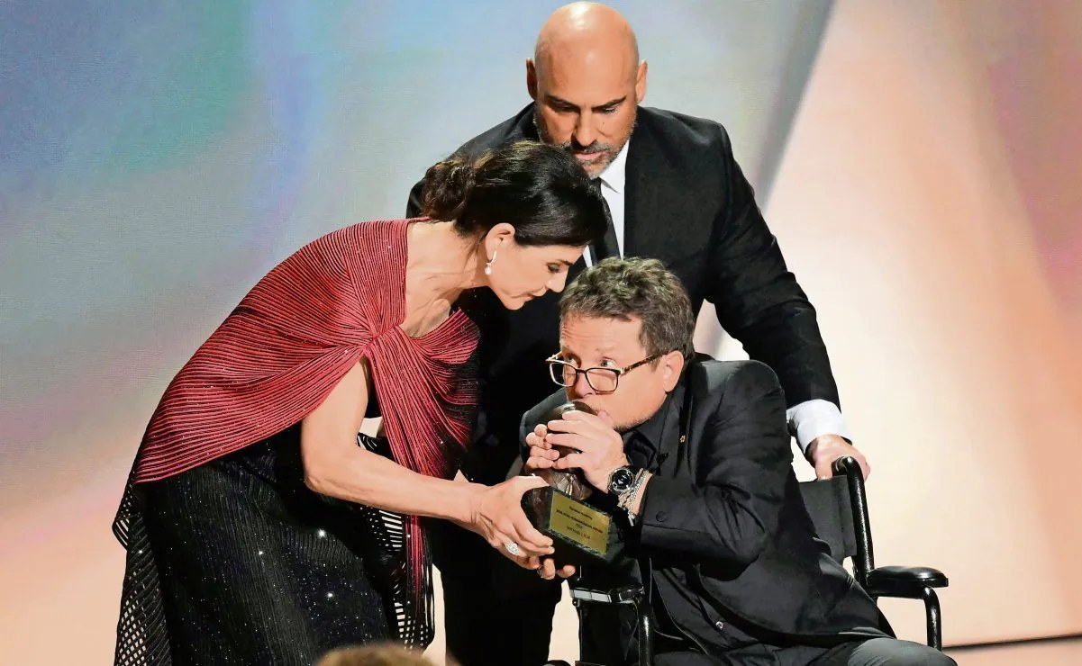 Michael J. Fox recibe Emmy Humanitario por lucha contra Parkinson
