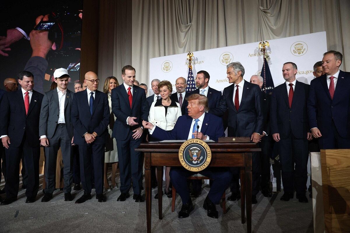 Trump reúne a líderes de IA y rechaza frenar desarrollo tecnológico