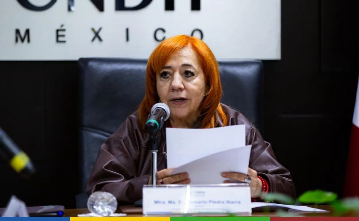CNDH niega falta de atención a familias de Ayotzinapa