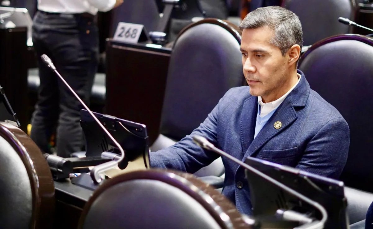 PAN y PRI exigen investigar compras de Carlos Ulloa en Birmex