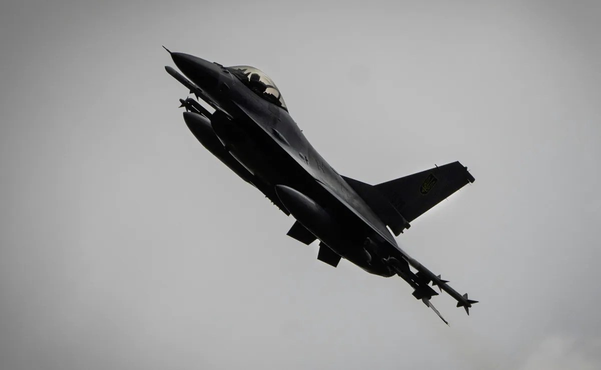 Caza F-16 estadounidense se estrella en base alemana