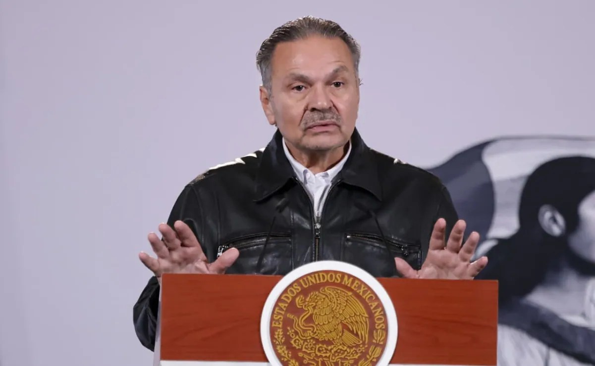 Director de Infonavit niega ingresos mayores a la Presidenta