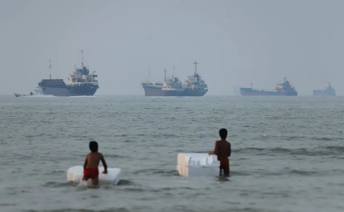 Petroleros incautados con crudo iraní cruzan el Atlántico