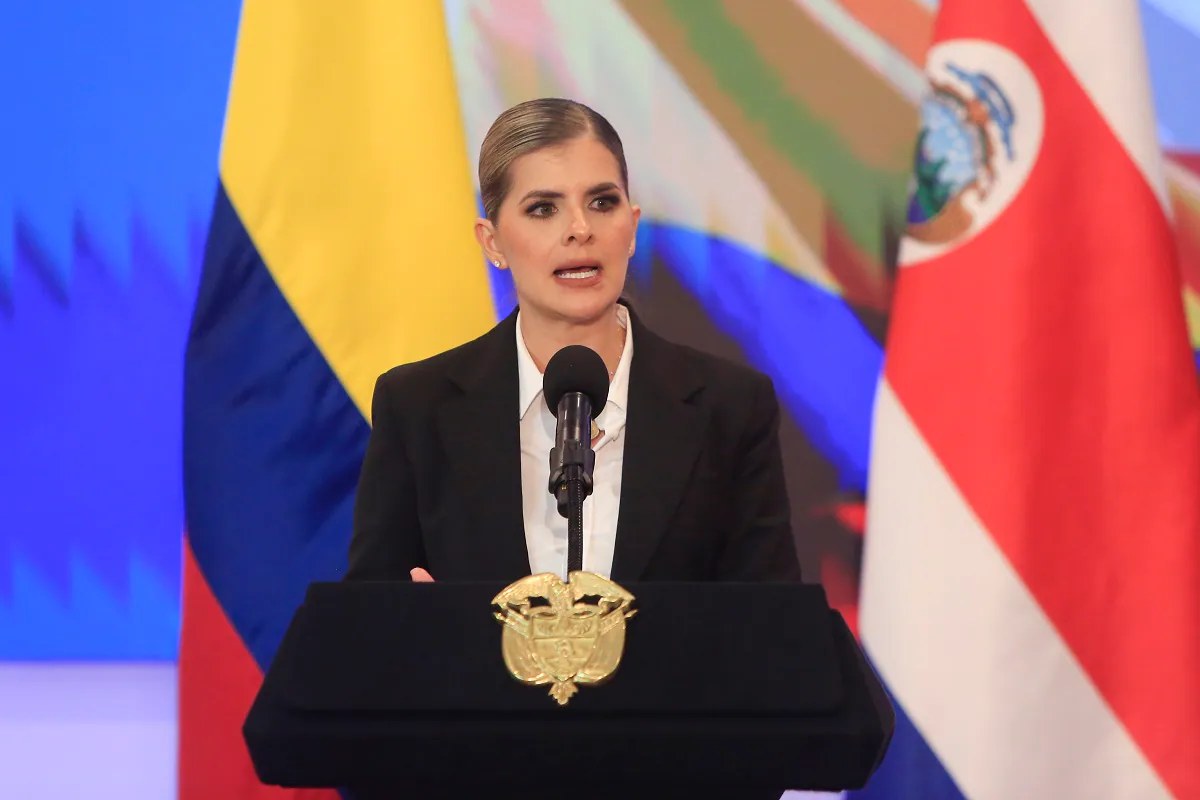 Costa Rica destituye a canciller por reunión sin aviso
