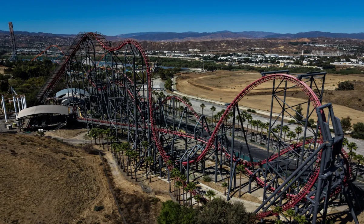 Six Flags cierra montaña rusa X2 por demandas de lesiones cerebrales
