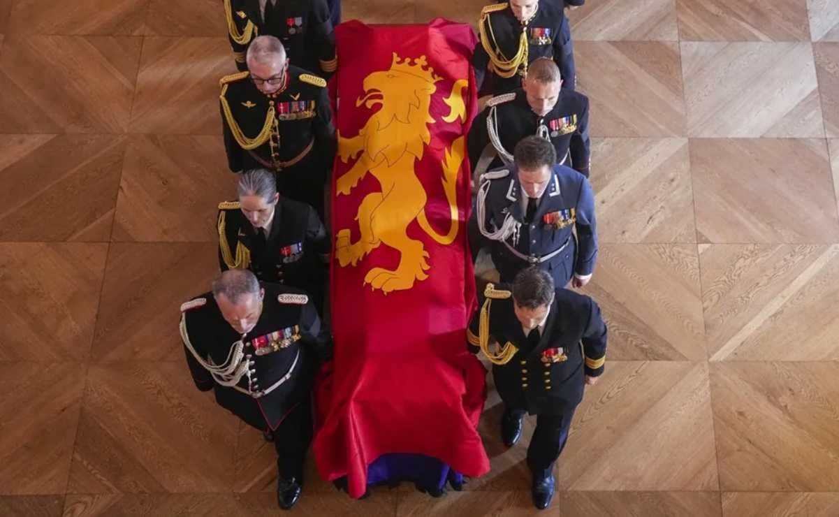 Sarcófago del rey Harald V absorbe CO2, revela Palacio