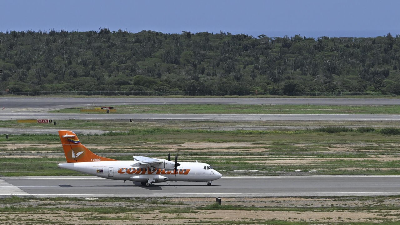 Aeropuerto de Caracas reabre tras daños por terremotos