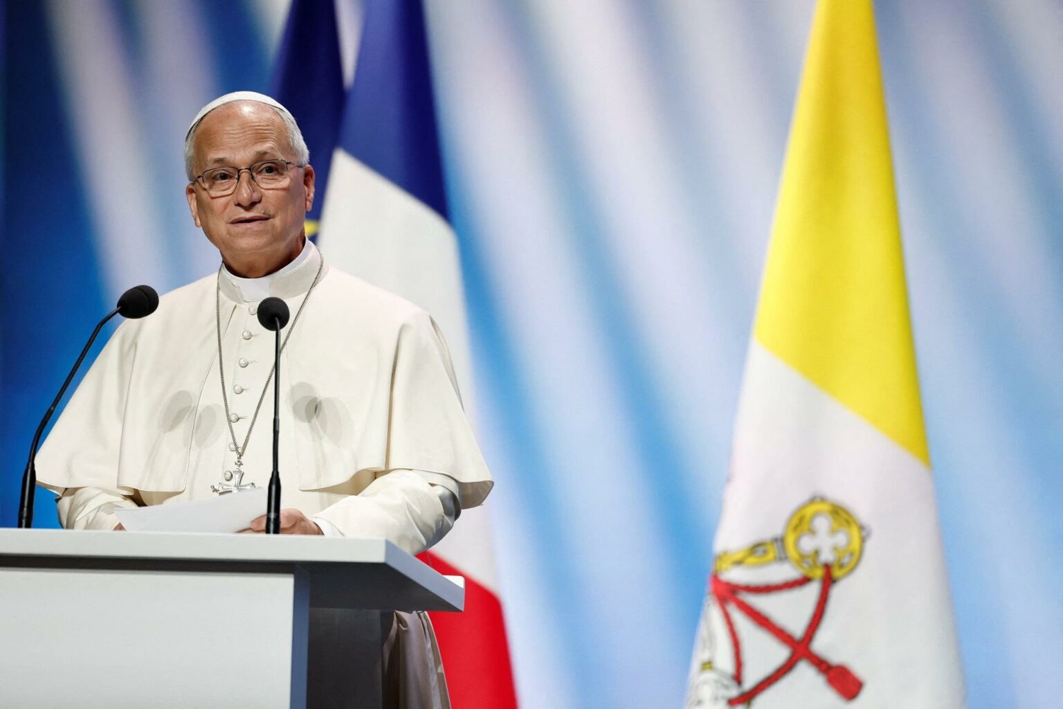 Papa León XIV advierte sobre la ilusión del rearme en Europa