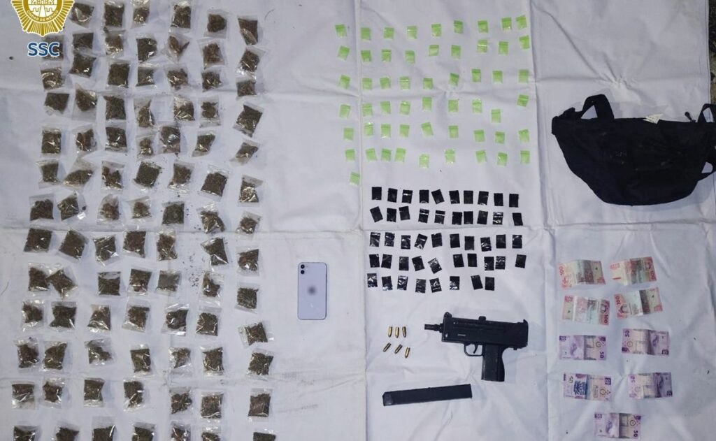 Detienen a tres con 200 dosis de droga en Álvaro Obregón