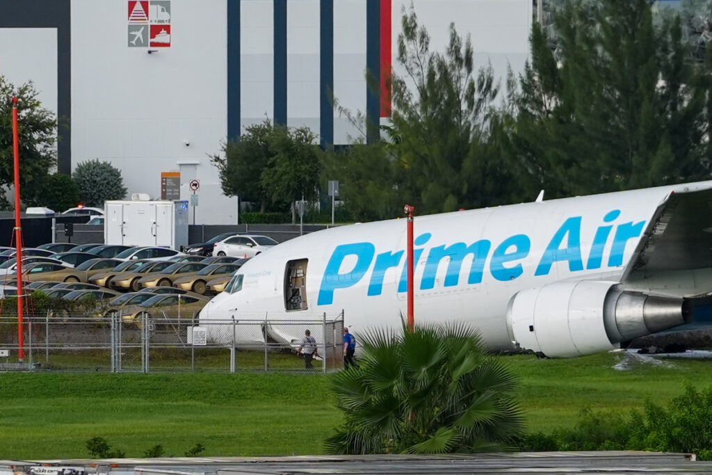 Accidente de avión de Amazon deja cinco muertos en Miami