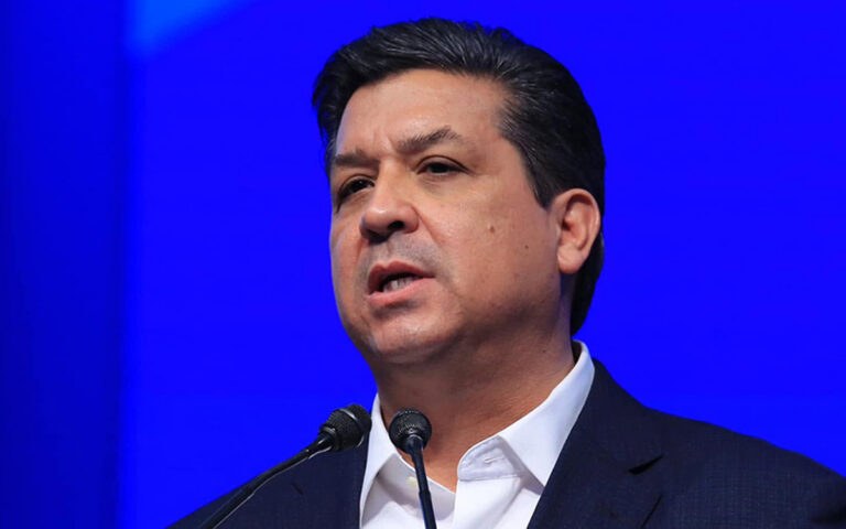 Exsecretaria acusa a Cabeza de Vaca de ordenar contratos irregulares