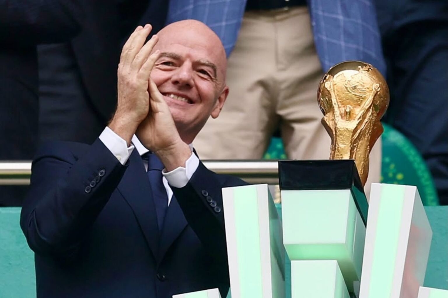 Bélgica rechaza reelección de Infantino en FIFA