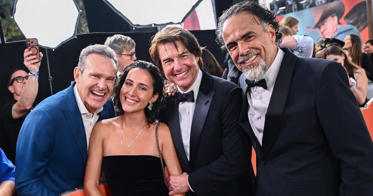 Hannah Tacher conquista a Tom Cruise en estreno de Digger