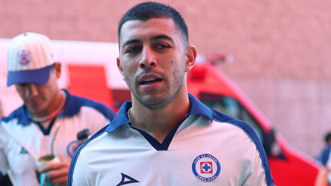 Erik Lira regresa a entrenamientos con Cruz Azul en La Noria