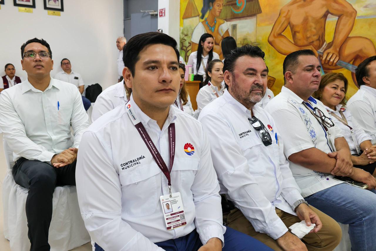 Cancún capacita a servidores públicos contra corrupción