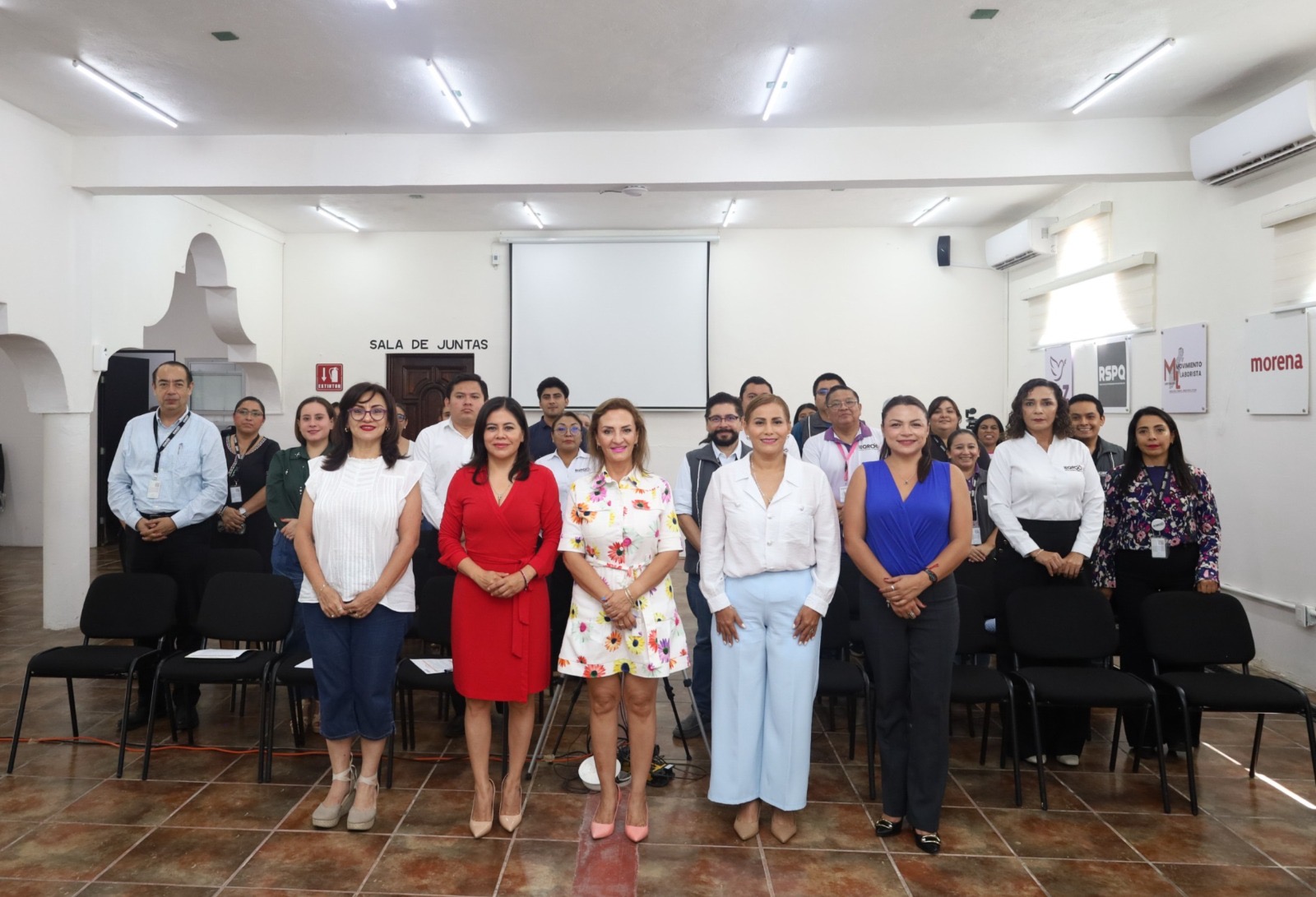 IEQROO impulsa diálogo sobre política y maternidad