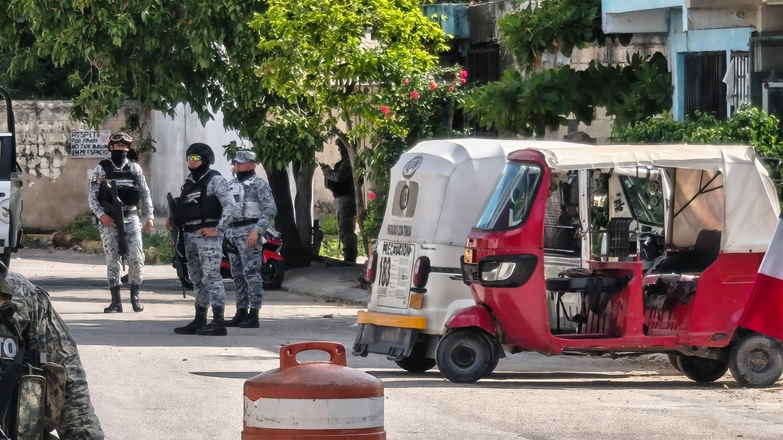 Catean taller clandestino con motos robadas en Playa del Carmen