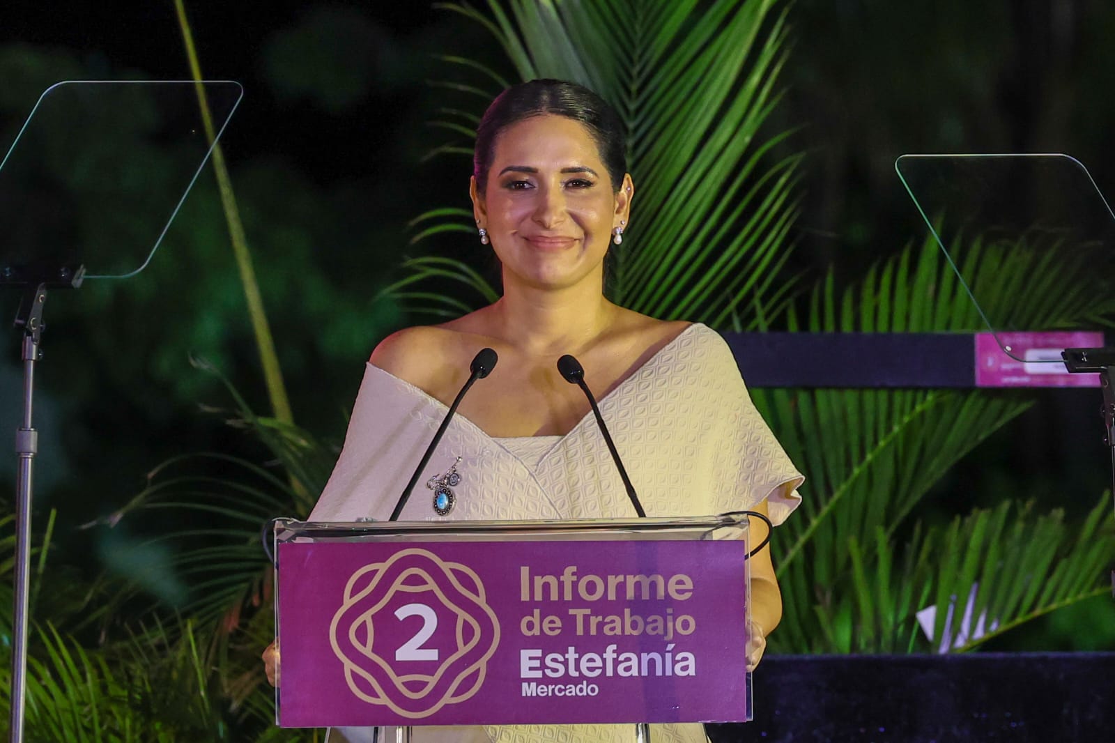 Estefanía Mercado rinde Segundo Informe en Playa del Carmen