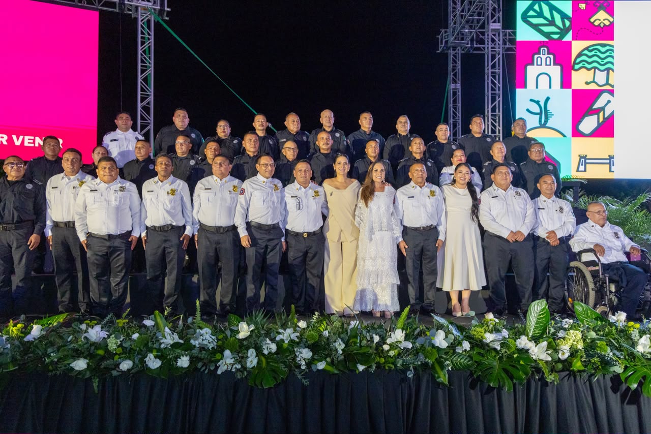 Playa del Carmen retira a 69 policías y bomberos tras 20 años