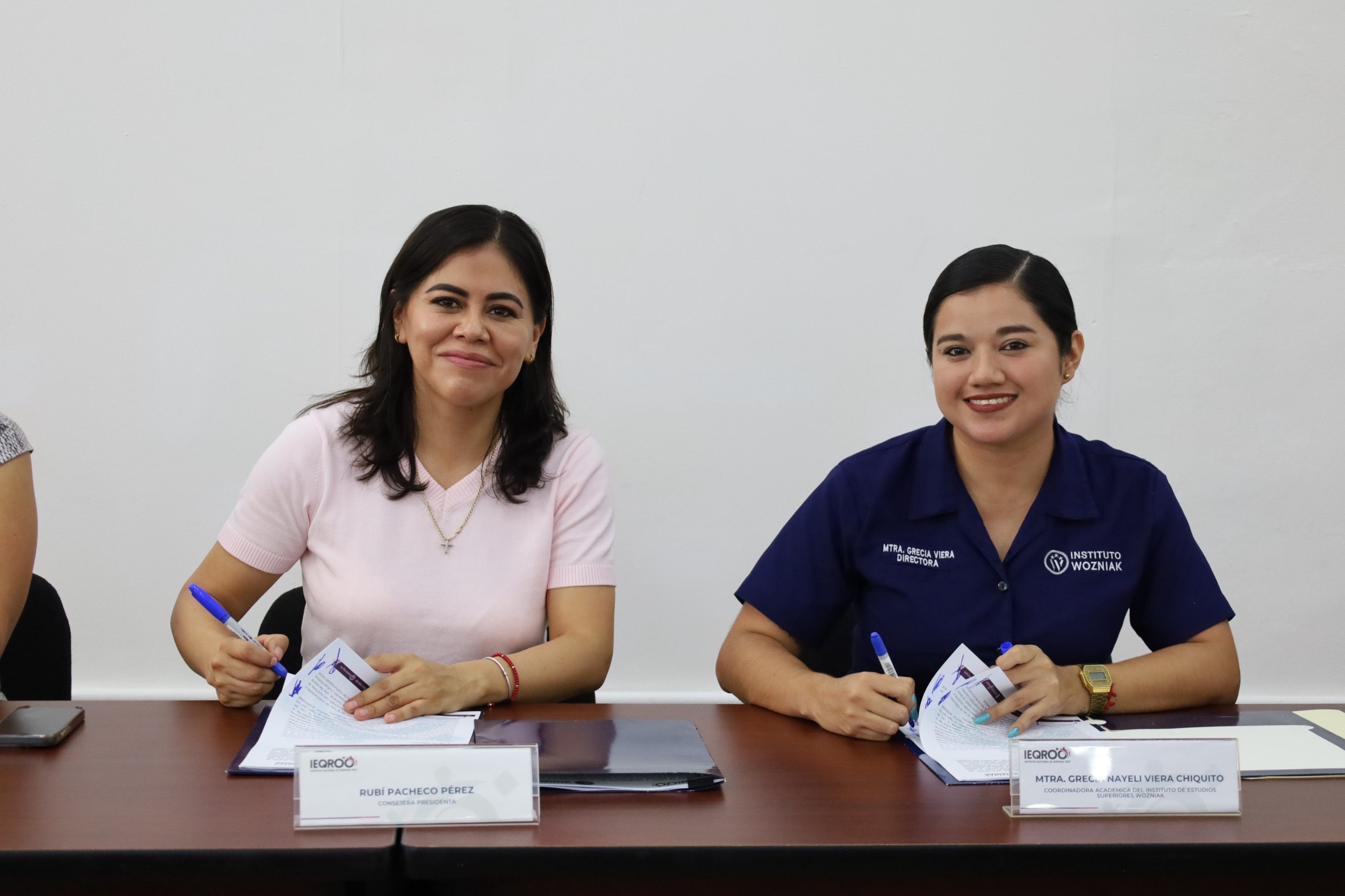 IEQROO y Wozniak firman convenio para educación cívica