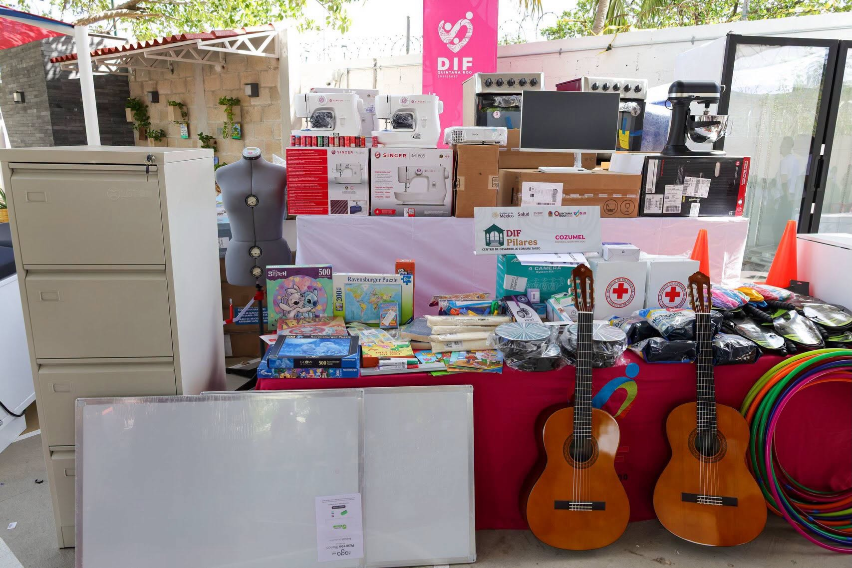 Entrega de equipamiento a CDC DIF PILARES en Quintana Roo