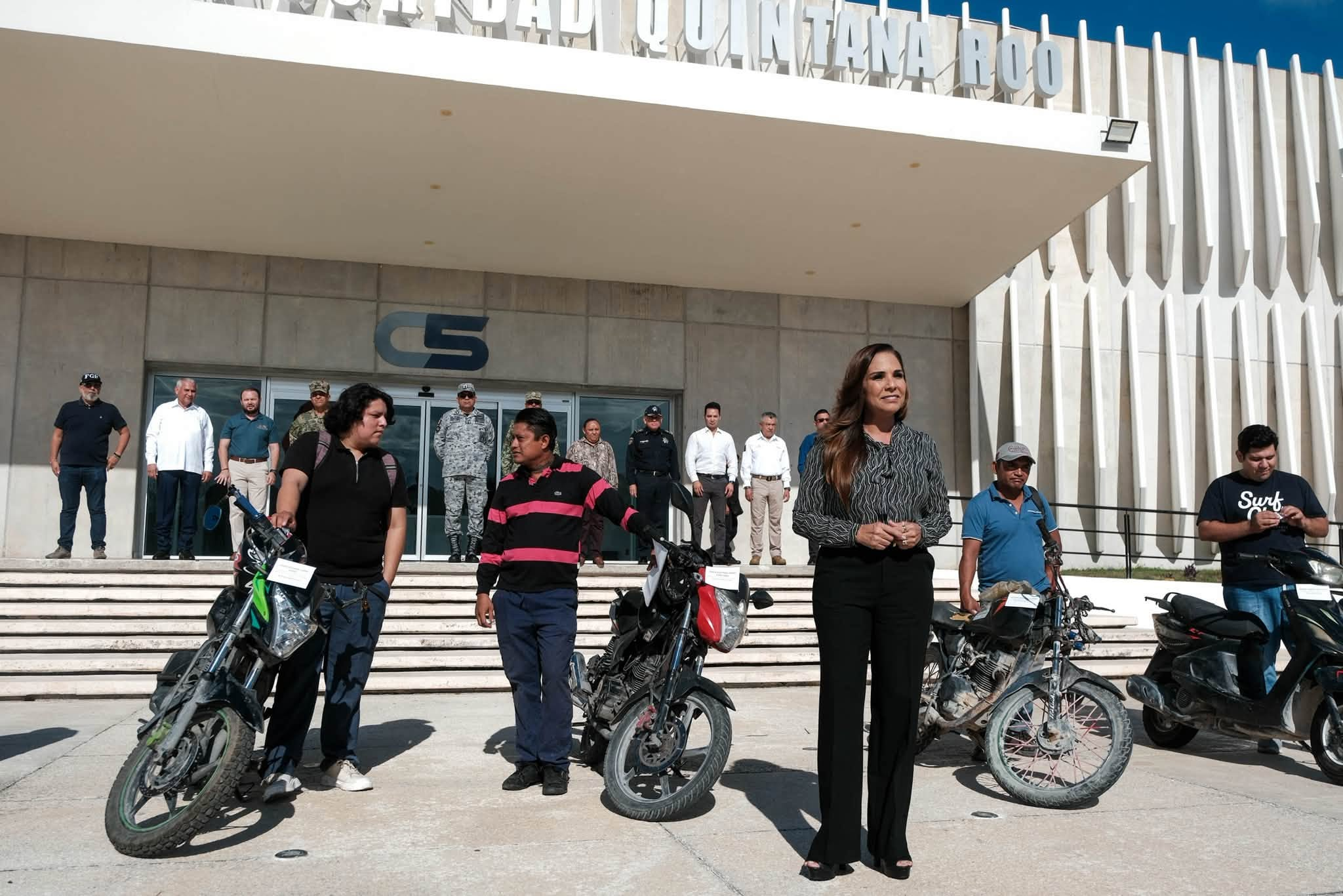 Quintana Roo entrega nueve vehículos recuperados a propietarios