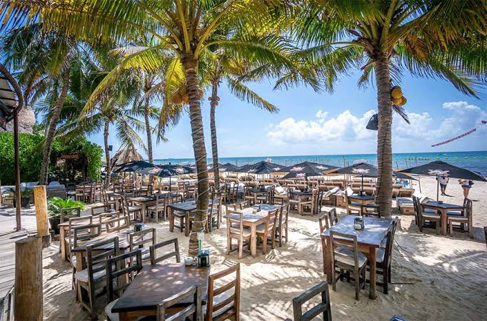 Cierre de hasta 15 restaurantes afecta a Playa del Carmen