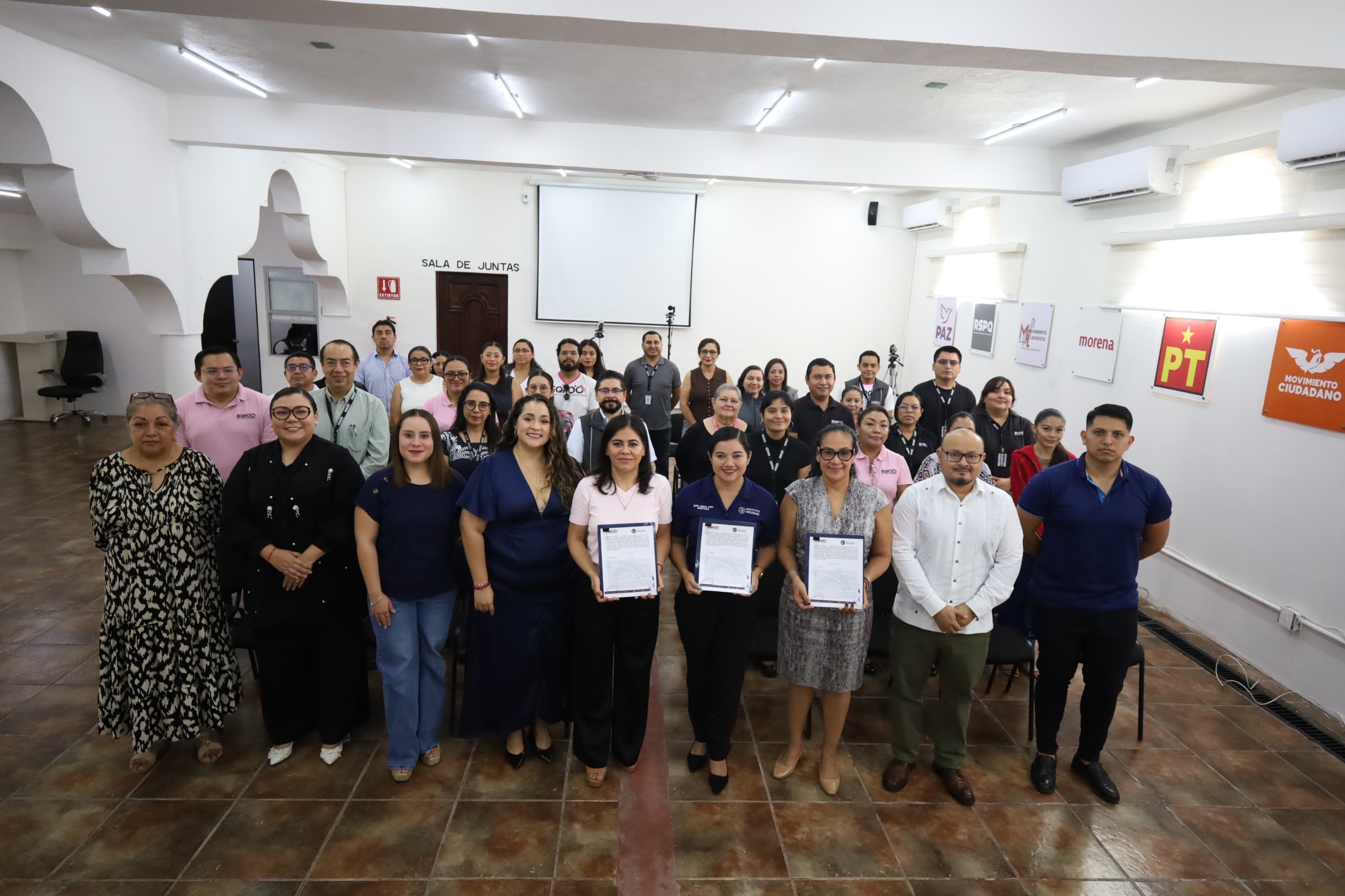 IEQROO y Wozniak firman convenio para educación cívica