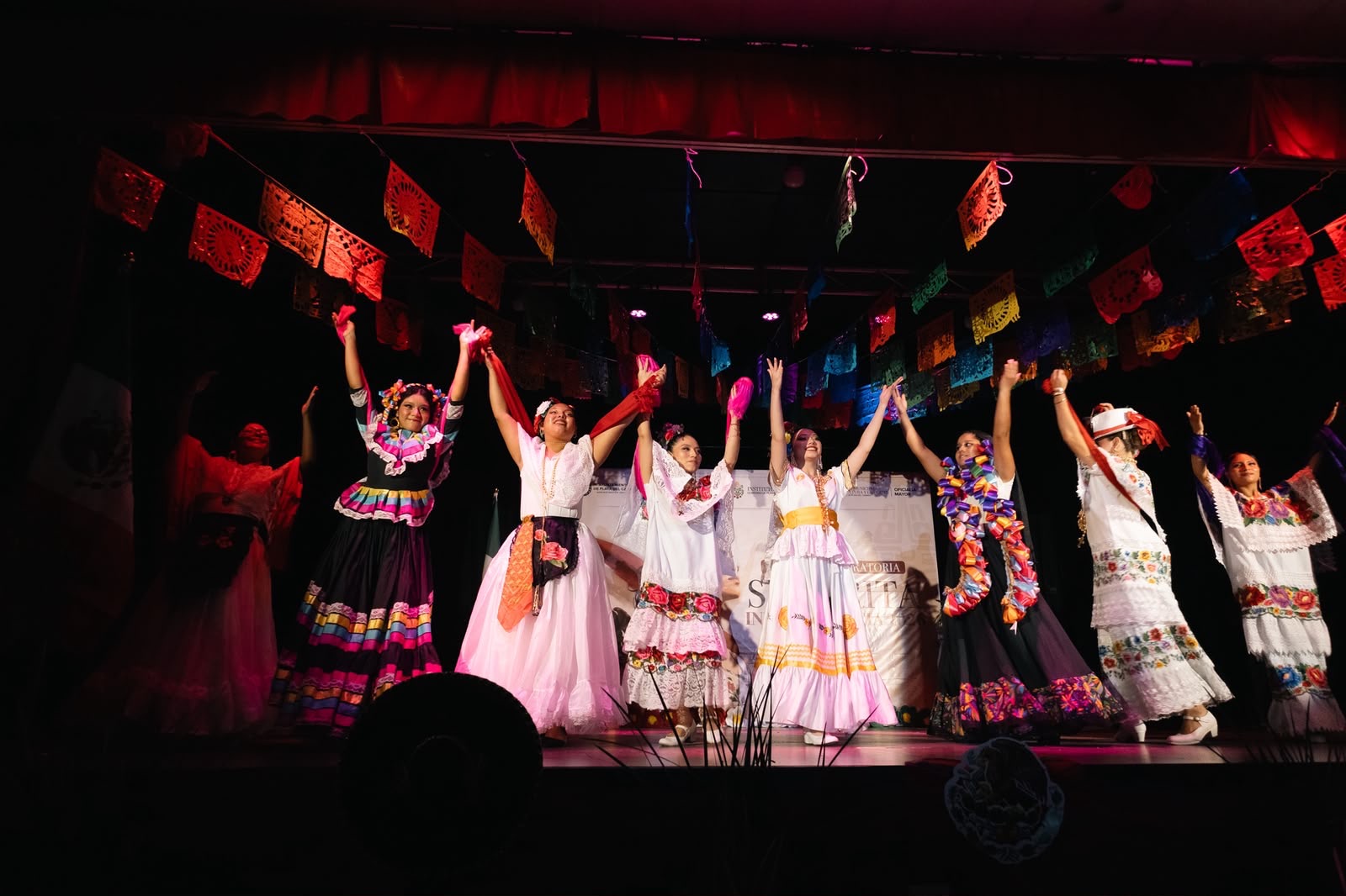 Abril Celeste gana Certamen de Oratoria en Playa del Carmen