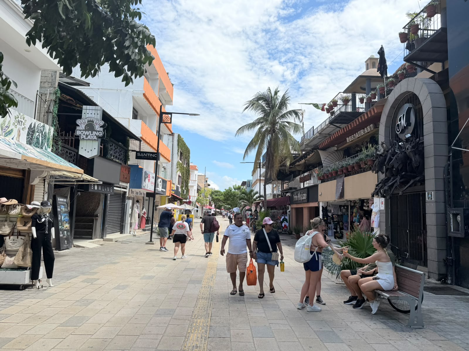 Cierran restaurantes en Quinta Avenida; esperan reaperturas