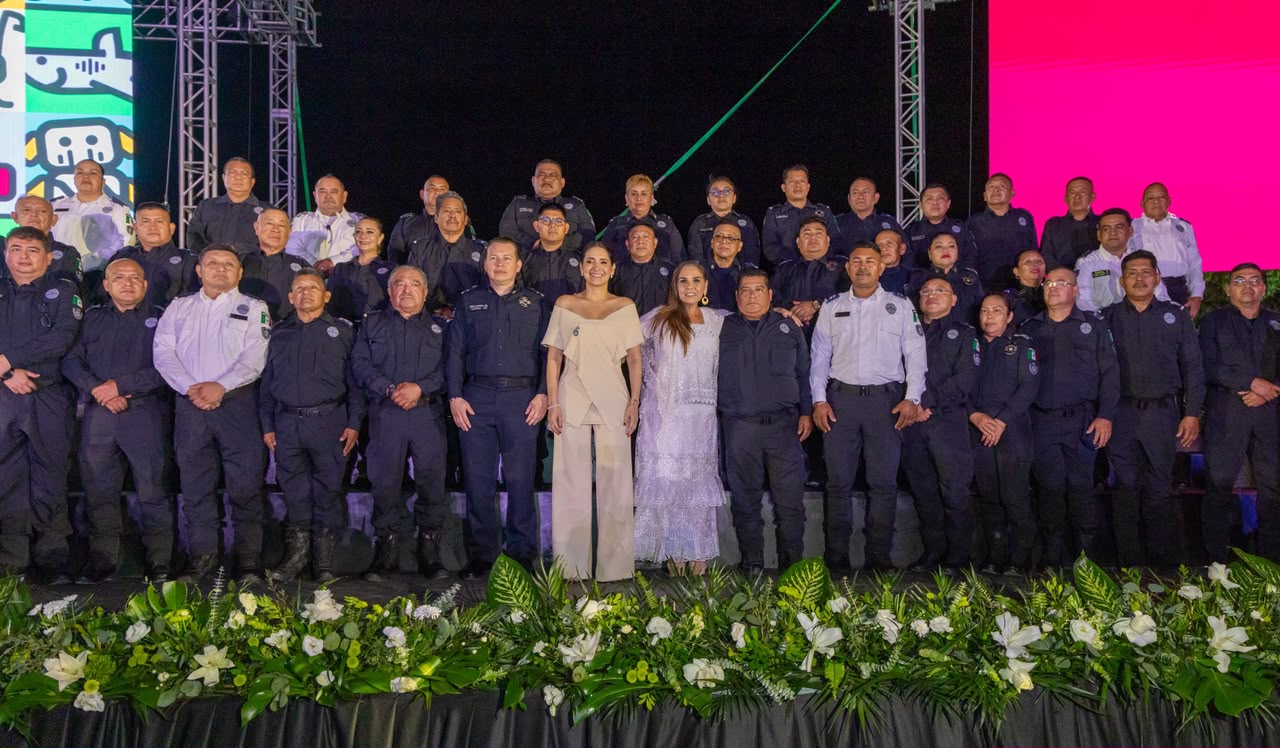 Playa del Carmen retira a 69 policías y bomberos tras 20 años