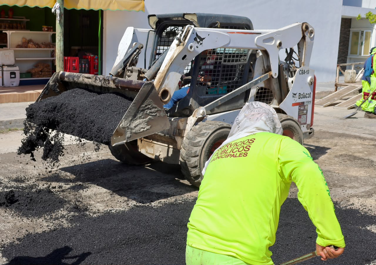 Ayuntamiento de Cancún refuerza mantenimiento vial por lluvias