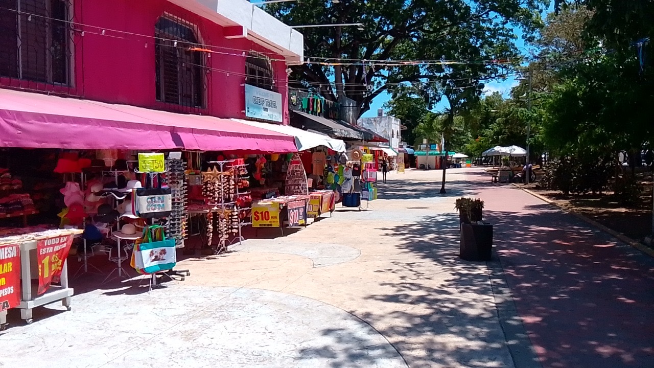 Mercados Fantasma Cerca del Palacio Municipal en Cancún