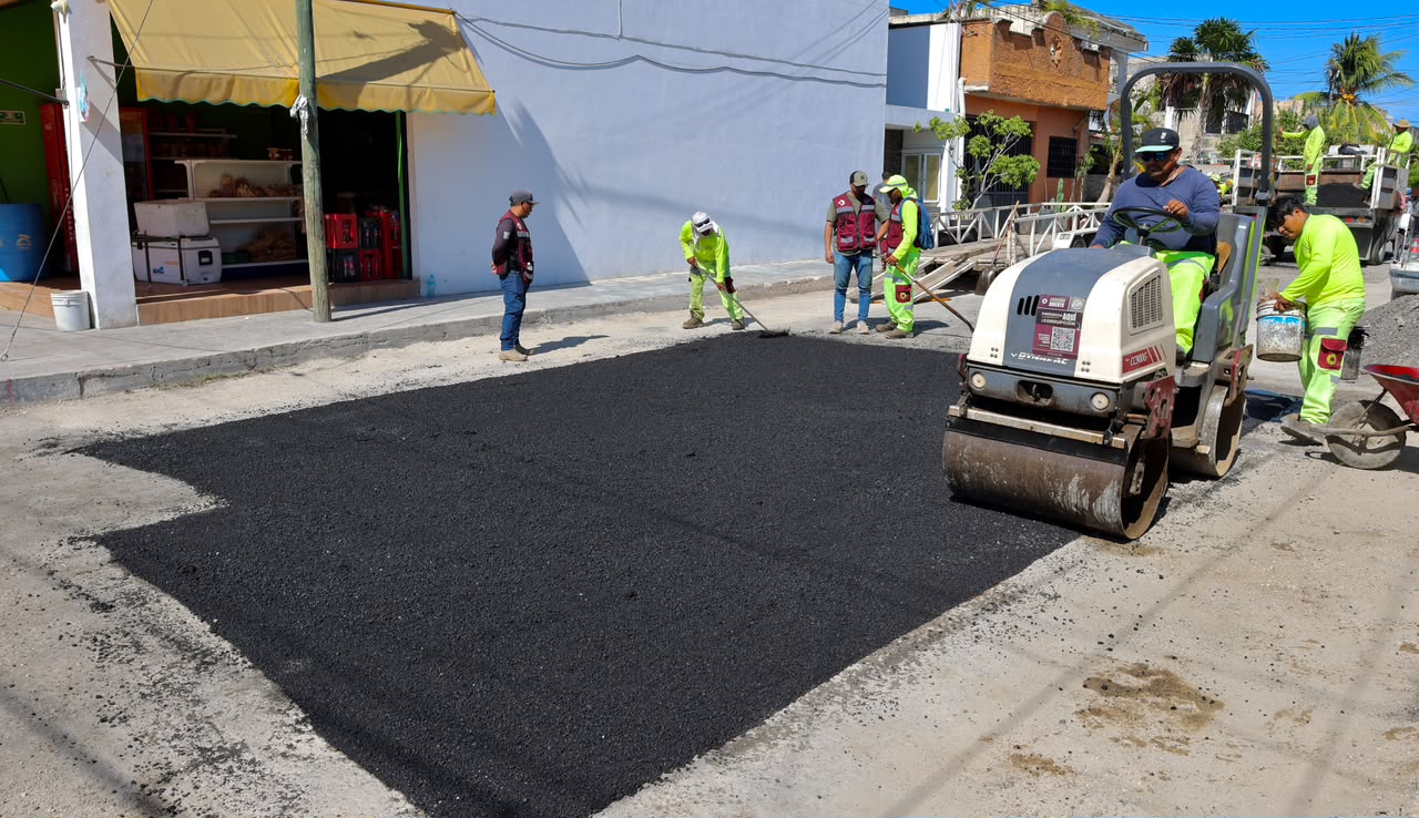 Ayuntamiento de Cancún refuerza mantenimiento vial por lluvias