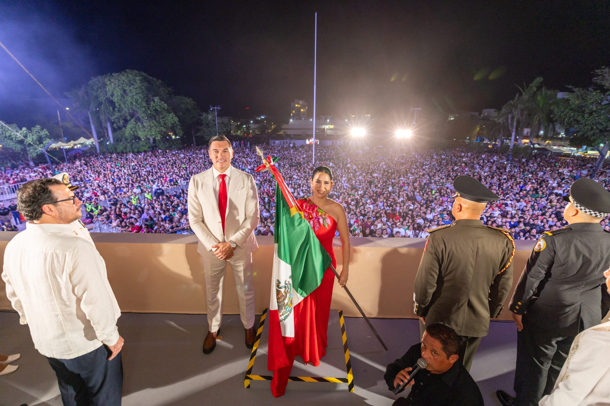 Estefanía Mercado Encabeza Grito en Playa del Carmen