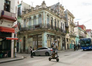 Turismo en Cuba cae 62% por sanciones y embargo energético