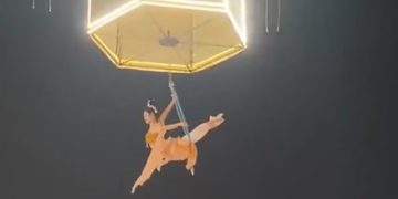 VIDEO; Acróbata cae de 10 metros en show aéreo
